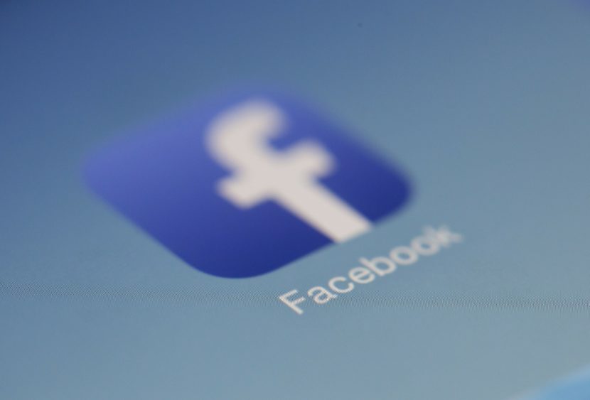 Privacy: altri guai in vista per Facebook, svelate 7 milioni di foto private