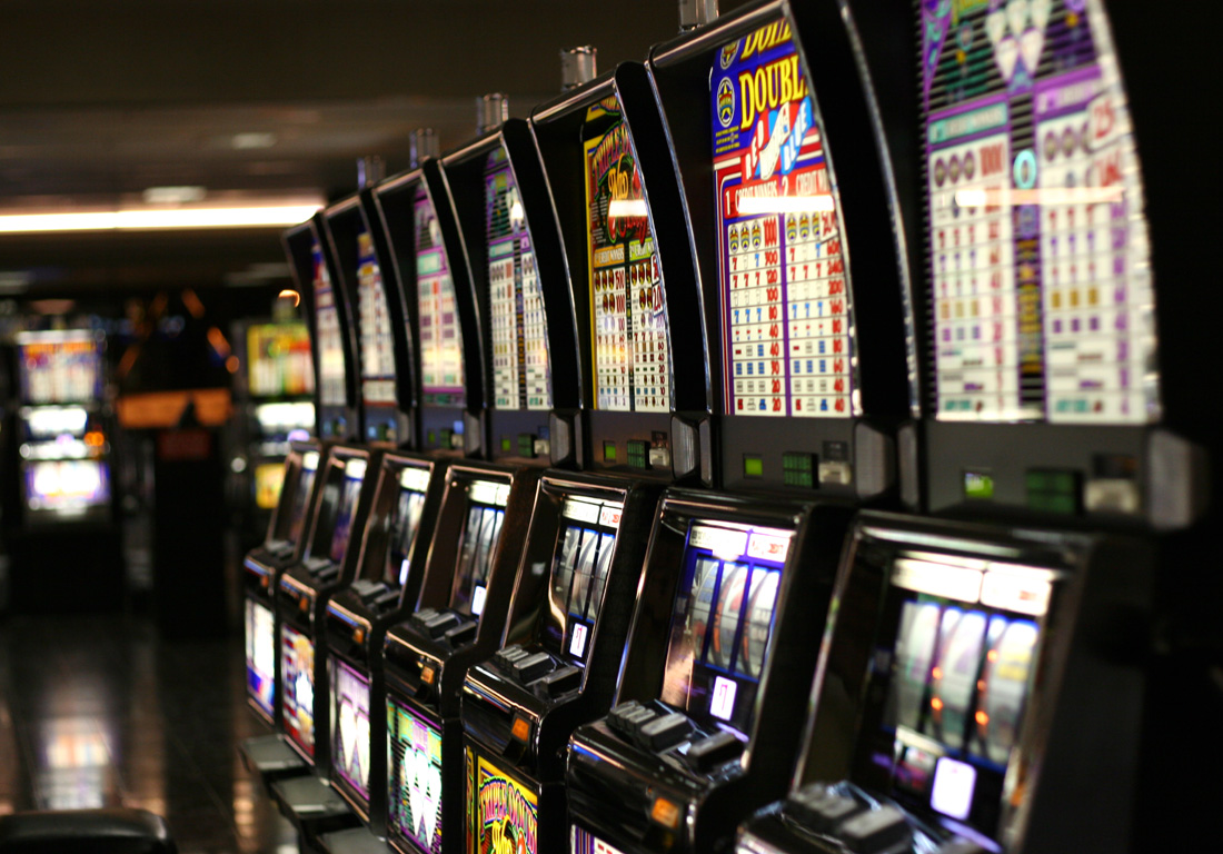 La storia delle slot machine: dalla prima a quelle online