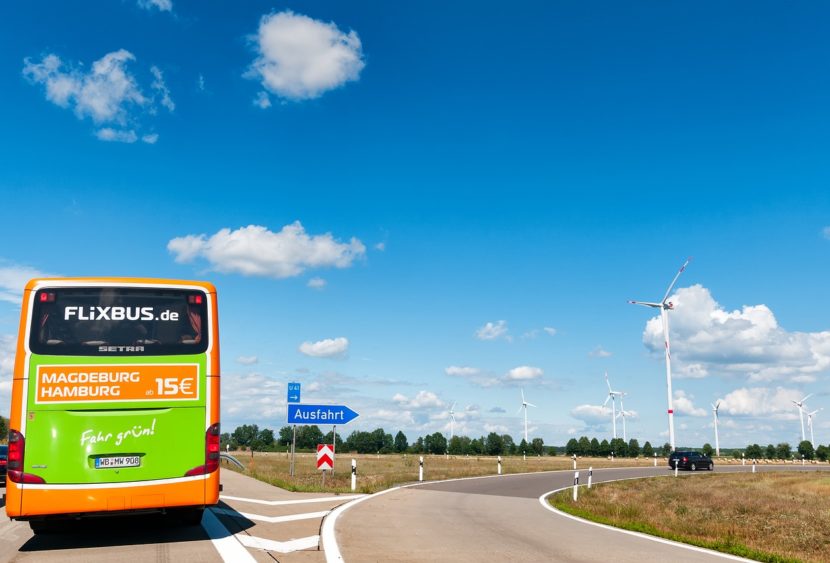 FlixBus valorizza il patrimonio culturale: se parti in bus da Bologna, sconti e attività gratis nei musei di Milano, Trieste e Ancona