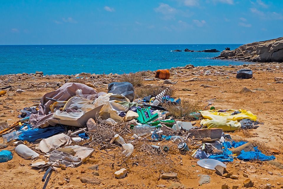 Regione Puglia: dal 2019 addio alla plastica sulle spiagge