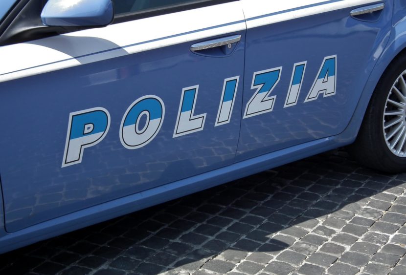 Lecce: gli agenti della Polizia di Stato arrestano due uomini per spaccio