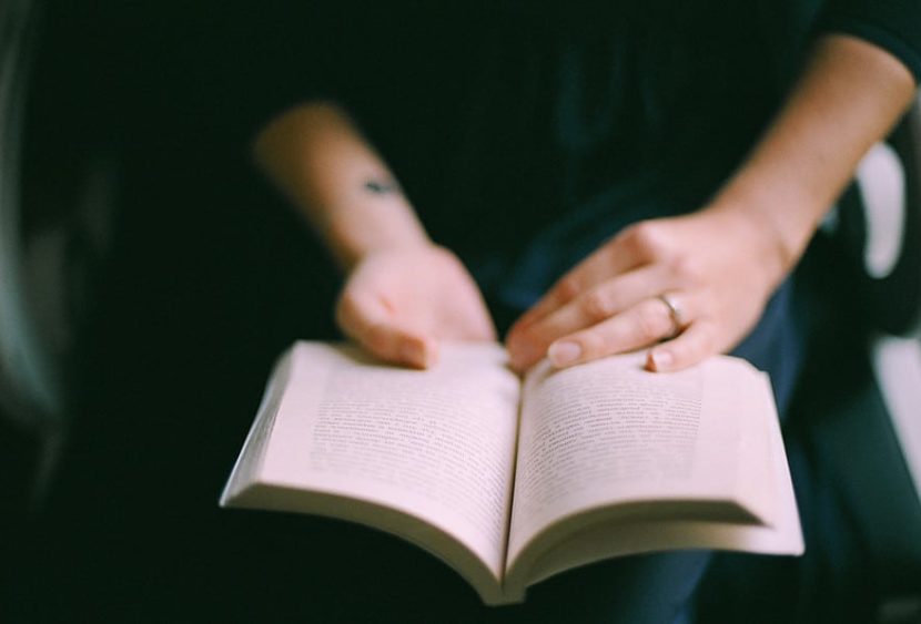 Leggere è una rarità? “I libri mi hanno salvato la vita”: le testimonianze dei lettori