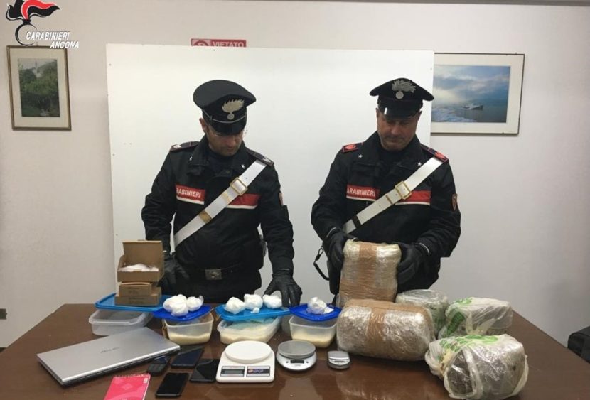 Palermo: A bordo di un auto con oltre 1 kg di cocaina. La polizia arresta tre pregiudicati.