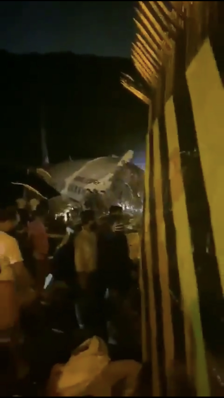 Volo Air India si schianta a Calcutta: 190 i passeggeri, diversi morti – VIDEO