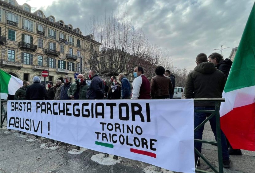 Parcheggiatori abusivi a Porta Nuova, interviene Torino Tricolore