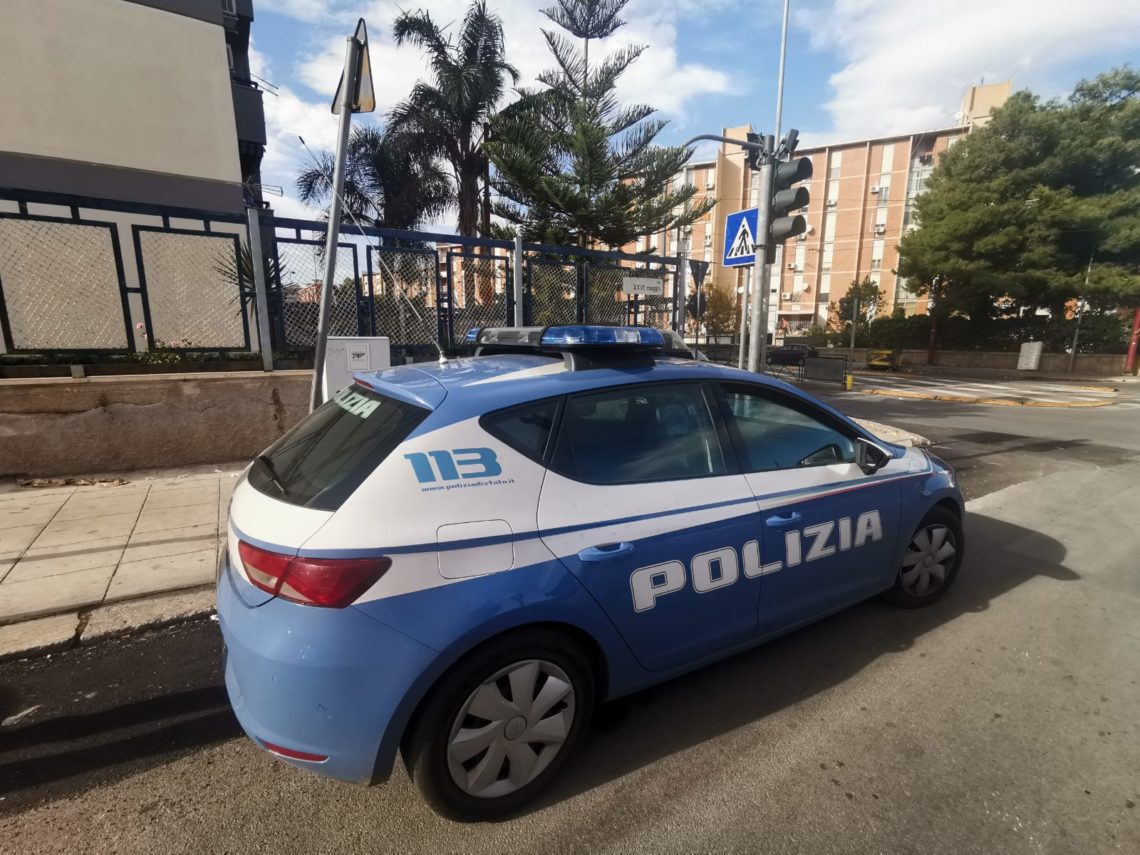 Palermo, scoperto appartamento della droga: tre arresti