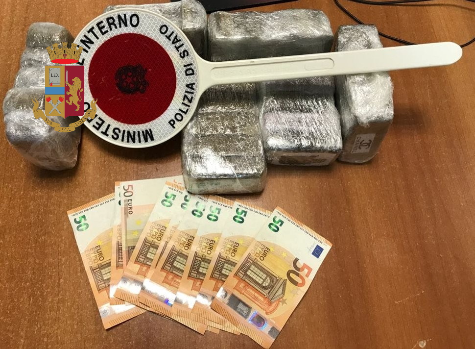 Palermo: la Polizia ha tratto in arresto un corriere della droga