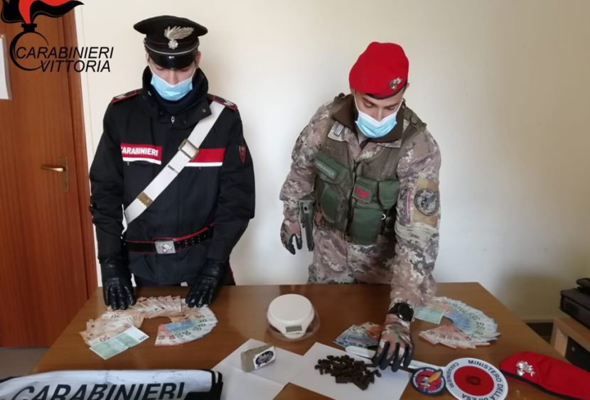 I Carabinieri di Vittoria (RG) arrestano un uomo per spaccio