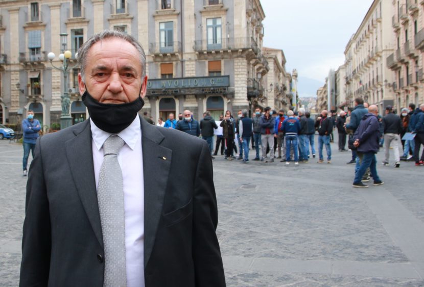 Catania, protesta degli operatori dei mercatini: “dialogo con il sindaco assente”