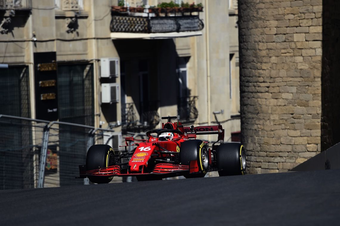 F1, Leclerc più forte delle bandiere rosse: è pole per il monegasco a Baku