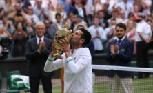 Wimbledon: un fenomenale Djokovic batte Berrettini in quattro set