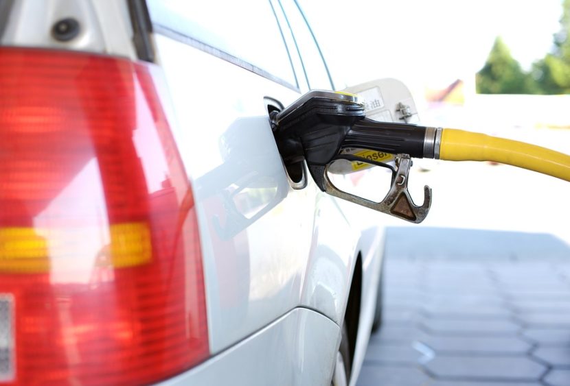 Costo della benzina alle stelle: raggiunto il prezzo più alto degli ultimi 7 anni
