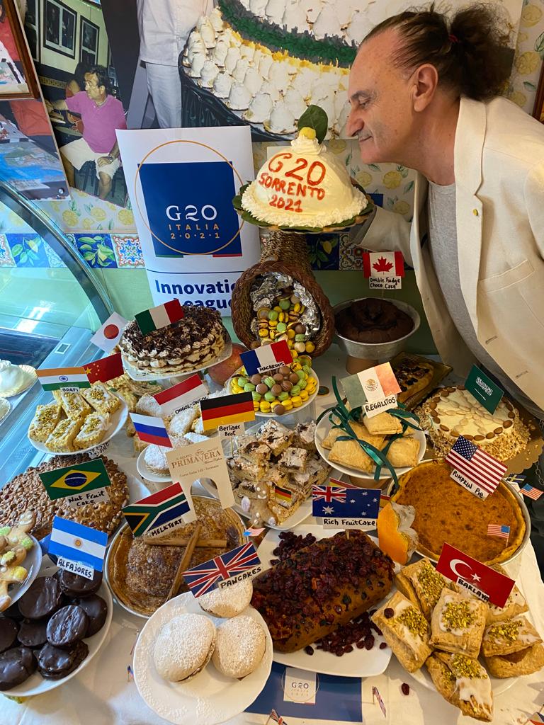 G20 del Commercio a Sorrento, il pasticciere Antonio Cafiero, sforna i dolci tipici dei paesi coinvolti