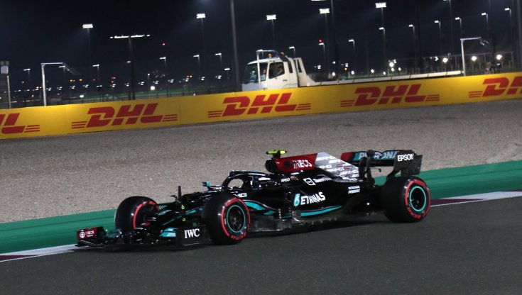 F1, Prove libere GP del Qatar: vola Bottas, Verstappen davanti a Hamilton