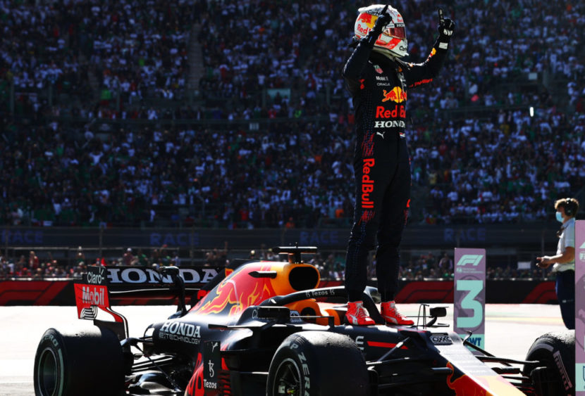 F1, Verstappen trionfa in Messico e vede il titolo: Hamilton chiude secondo