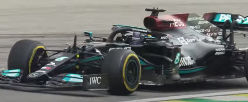 F1, Hamilton vola a Interlagos: è pole! Ferrari chiamata alla rimonta