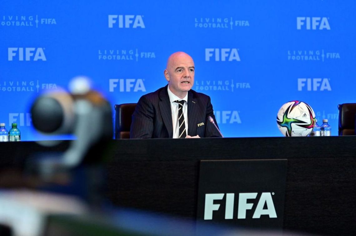 UEFA e FIFA al lavoro: soldi ai club, stop a commissioni milionarie ai procuratori