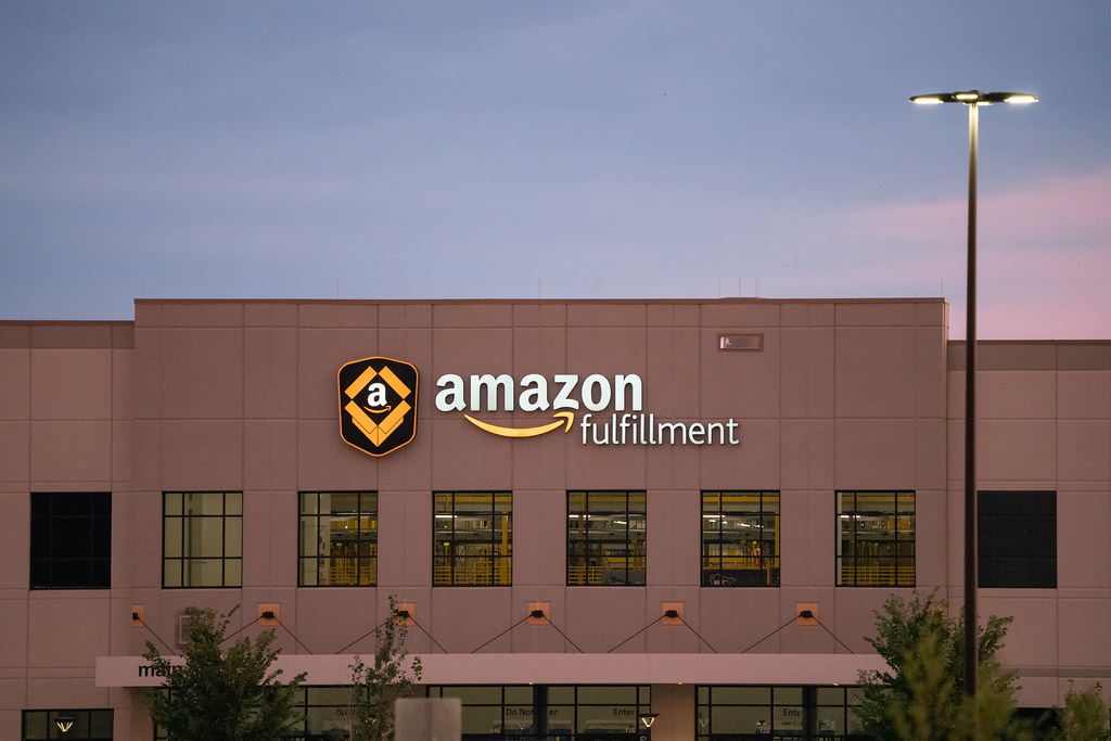 Antitrust multa Amazon per oltre 1 miliardo. Sarà “sorvegliata speciale”