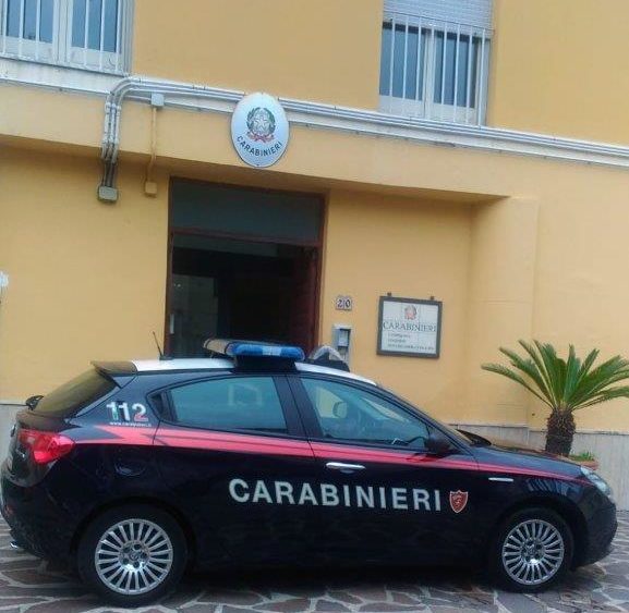 Carabinieri arrestano due uomini per introduzione in abitazione altrui