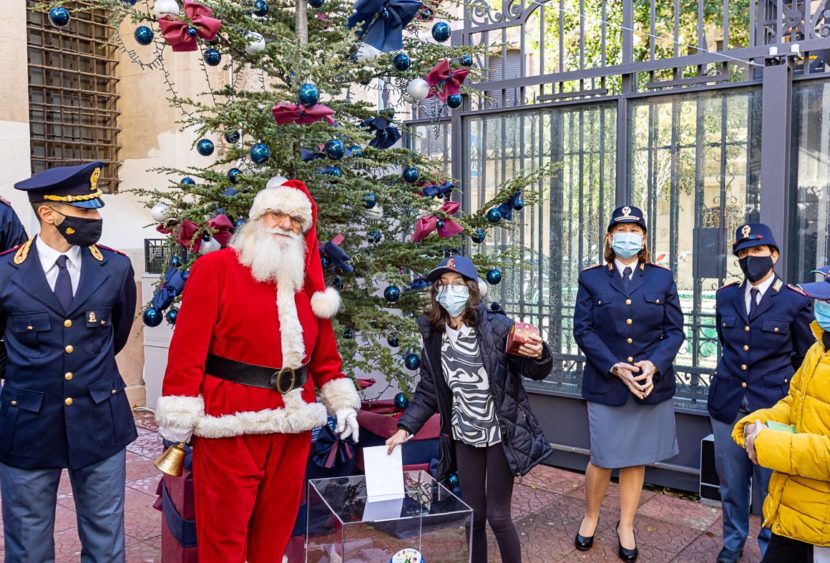 “Natale in Sicurezza”: i desideri dei bimbi esauditi dagli agenti di Messina