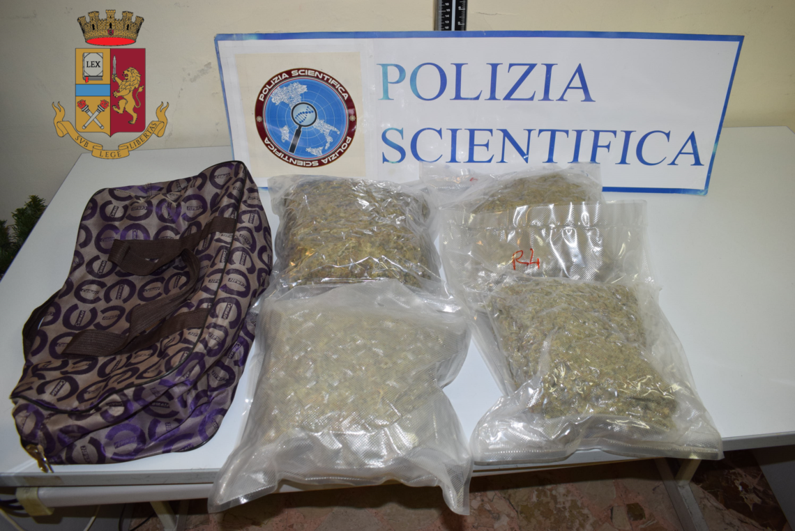 “Natale in sicurezza”: a Messina sequestrati oltre 2 kg di marijuana