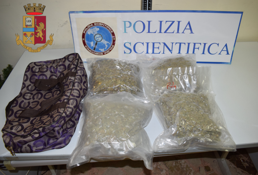 “Natale in sicurezza”: a Messina sequestrati oltre 2 kg di marijuana