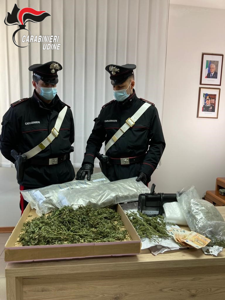 Udine: coltivava marijuana e ne deteneva 3kg, arrestato per spaccio