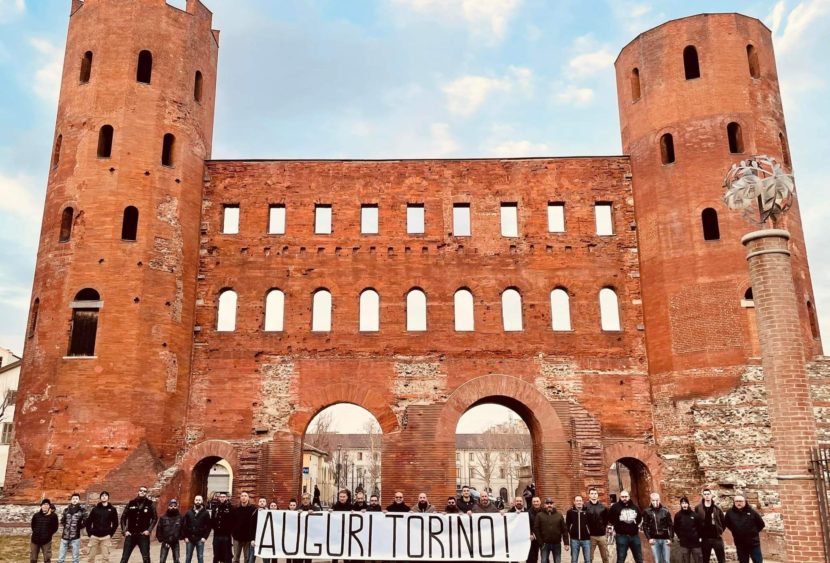 Torino, omaggiata la nascita della città davanti alla Porta Palatina