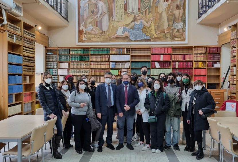 Catania, le iniziative del liceo artistico “Emilio Greco” in onore degli avvocati in pericolo nel mondo