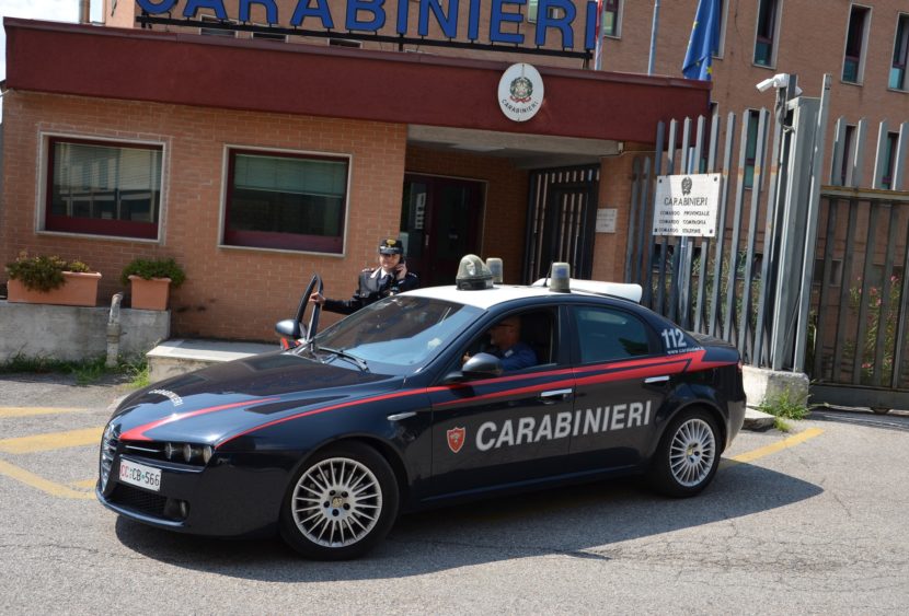 Catania, 74enne vìola arresti domiciliari:applicato braccialetto elettronico