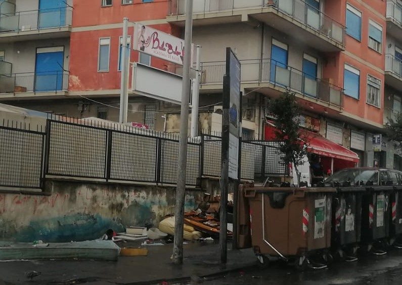 Catania invasa dai rifiuti, Saverino: «fermare questa piaga»