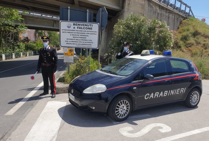 I Carabinieri arrestano 3 persone in esecuzione di misure cautelari per tentata estorsione aggravata, tentato incendio aggravato e possesso di armi ed arnesi atti ad offendere