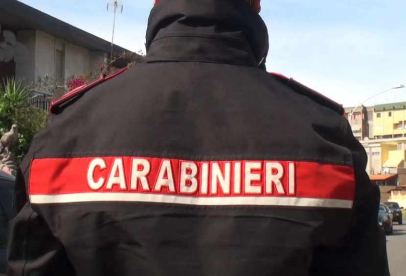 Catania, folle fuga per sfuggire ai Carabinieri: bloccato e denunciato