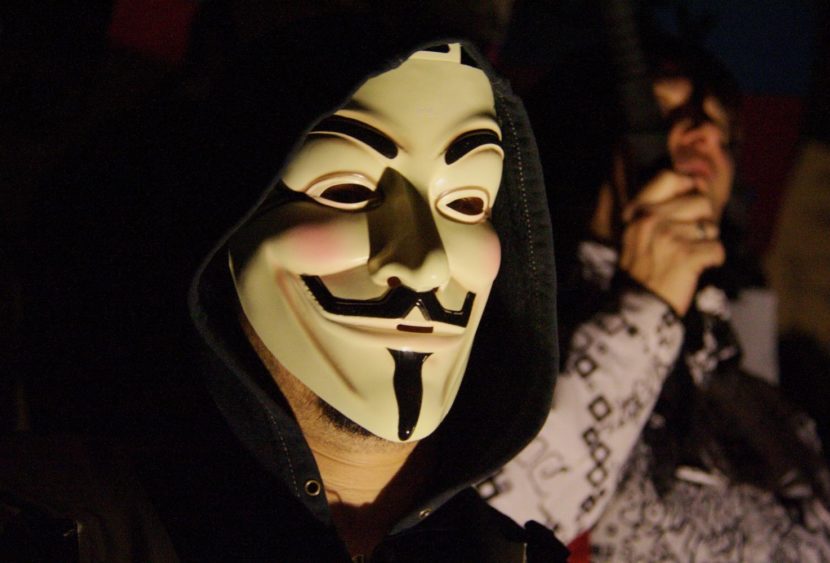 Anonymous dà il via alla Cyber War contro la Russia: i primi attacchi