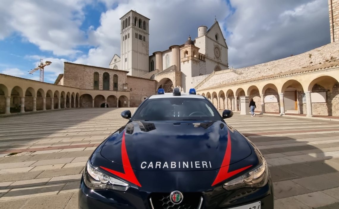 Assisi: carabinieri identificano presunto rapinatore