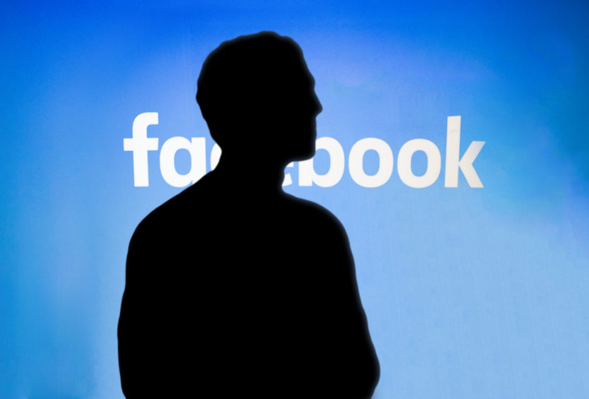 Facebook in crisi, tenta il tutto per tutto: svelata la campagna diffamatoria contro Tik Tok