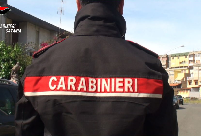 Catania: “alleggerisce” del ponteggio un cantiere edile, arrestato