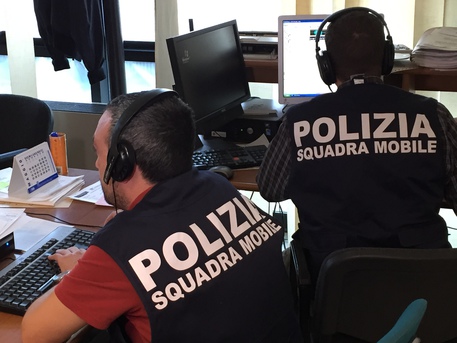 Rissa in centro a Lecce con accoltellamento, la Polizia di Stato denuncia due giovani