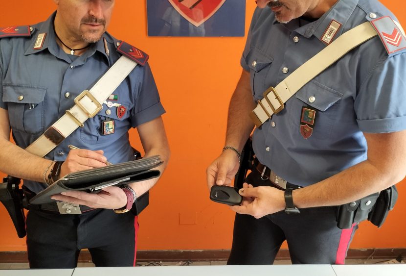 Perugia: all’esame della patente con il “suggeritore” denunciato dai Carabinieri