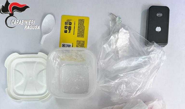 Modica (RG): 35enne denunciato per spaccio di cocaina