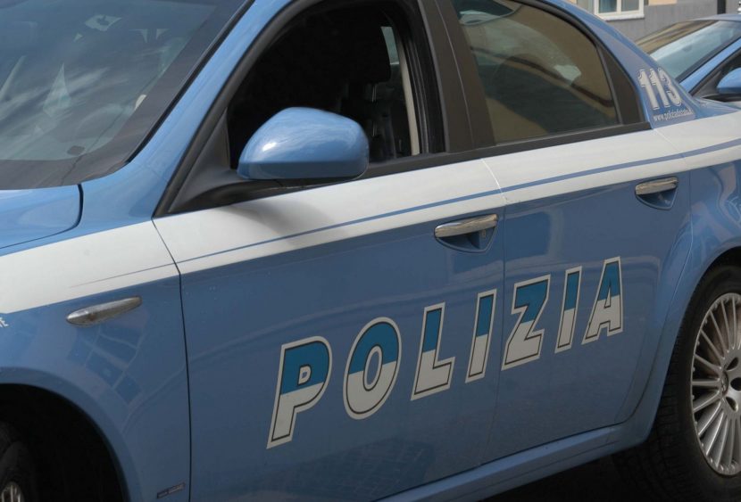 Catania: la polizia di frontiera aeroportuale deferisce passeggera per reato di furto