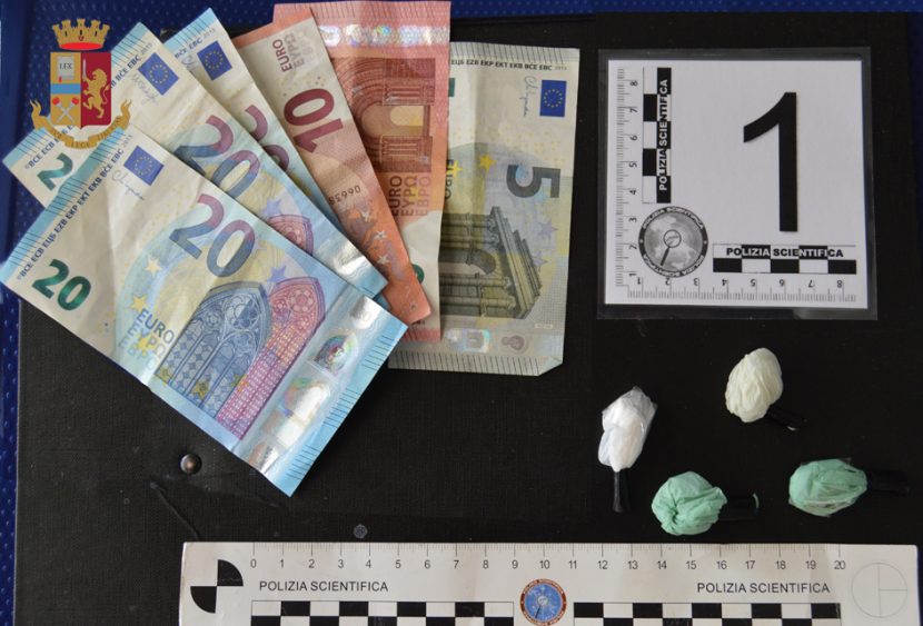 Lecce: trovati in possesso di sostanza stupefacente suddivisa in dosi pronte per la vendita, denunciati a piede libero dalla Polizia di Stato due galatinesi