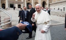 Il Papa: “Nella Congregazione dei vescovi andranno due donne”