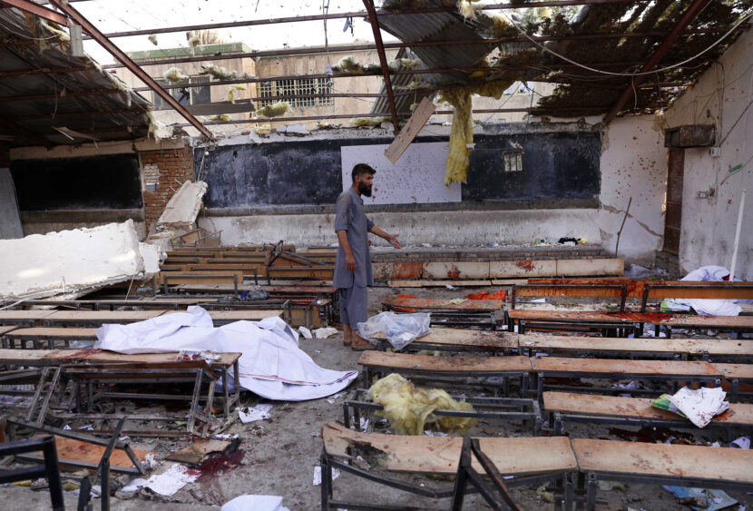 Kabul, Afghanistan: attacco kamikaze in un centro educativo
