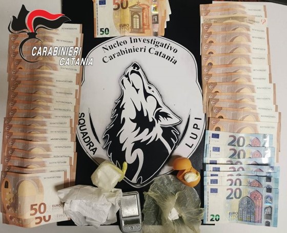 Nasconde la cocaina in un cuscino: arrestato spacciatore catanese