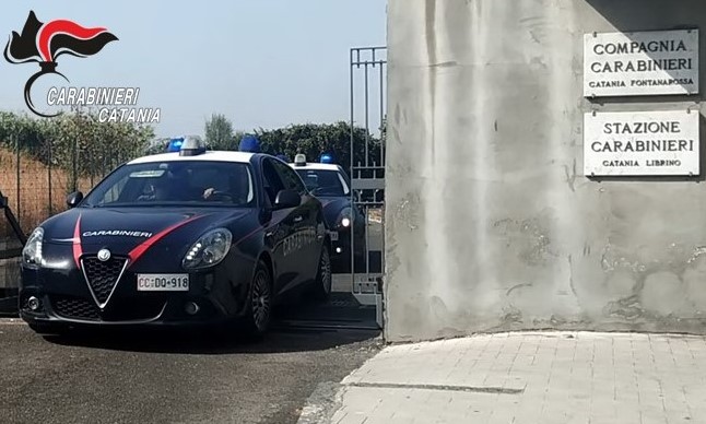 Catania, Arrestate due persone per spaccio e per evasione dai domiciliari
