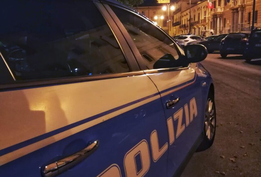Palermo: rapinano un negozio ma vengono sorpresi dai Falchi