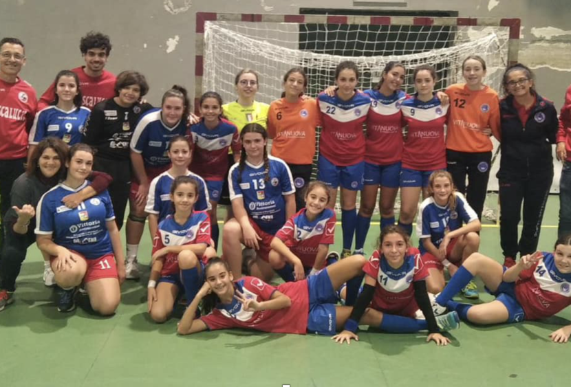 Prima volta in campo per le ragazze del Team Handball Mascalucia: festa di sport contro la Pallamano Paceco