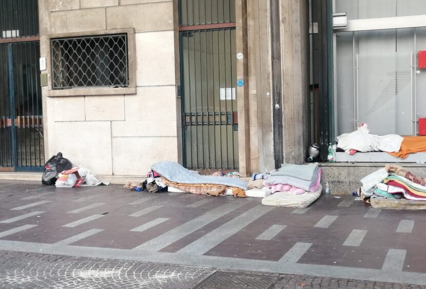 Emergenza freddo e bivacchi in Corso Sicilia a Catania, il comitato Romolo Murri chiede soluzioni adeguate