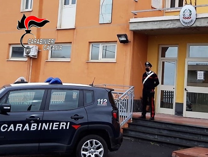 Adrano: ostacola l’operato dei soccorritori e dei Carabinieri, 50enne arrestato